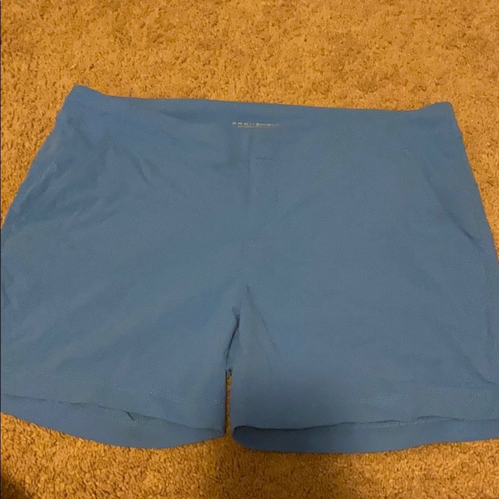 Columbia Shorts Size 12!!